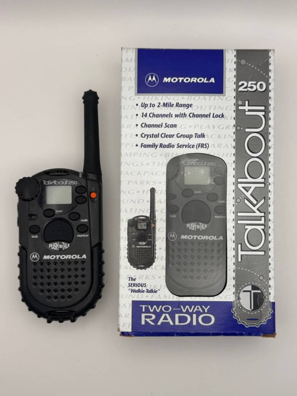 Motorola Talkabout 250 Two Way Radio Walkie Talkie 2pc Set Powers On